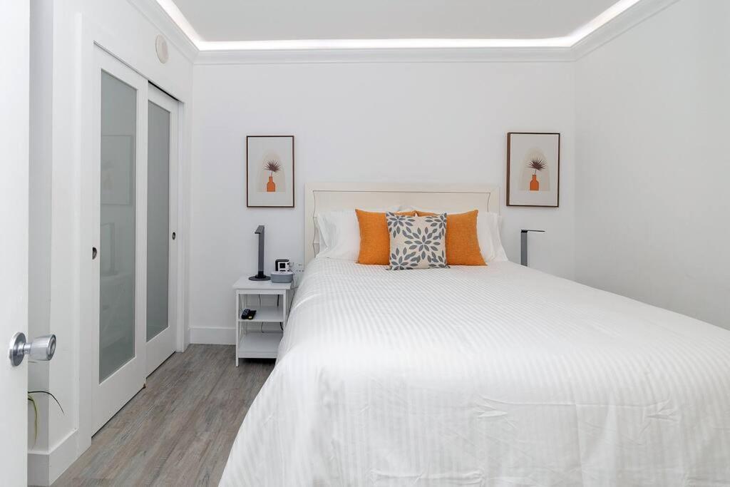 Stunning & Spacious Resort-Style Condo Across From Beach! ไมอามีบีช ภายนอก รูปภาพ