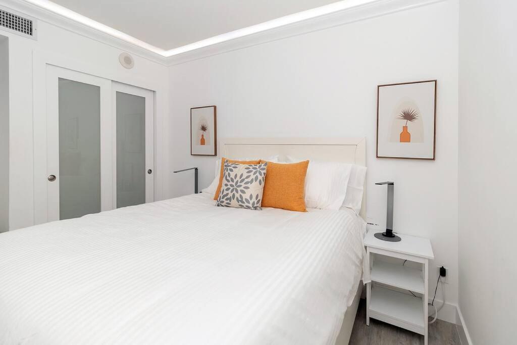 Stunning & Spacious Resort-Style Condo Across From Beach! ไมอามีบีช ภายนอก รูปภาพ
