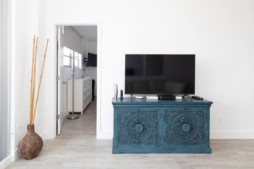Stunning & Spacious Resort-Style Condo Across From Beach! ไมอามีบีช ภายนอก รูปภาพ